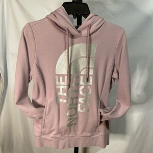 North Face Women’s Hoodie with Pockets.